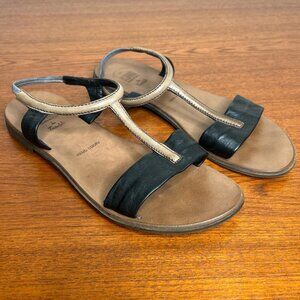 King Tartufoli Two Toned Black and Tan Leather Flat Sandals